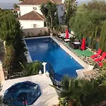 Finca מלון *